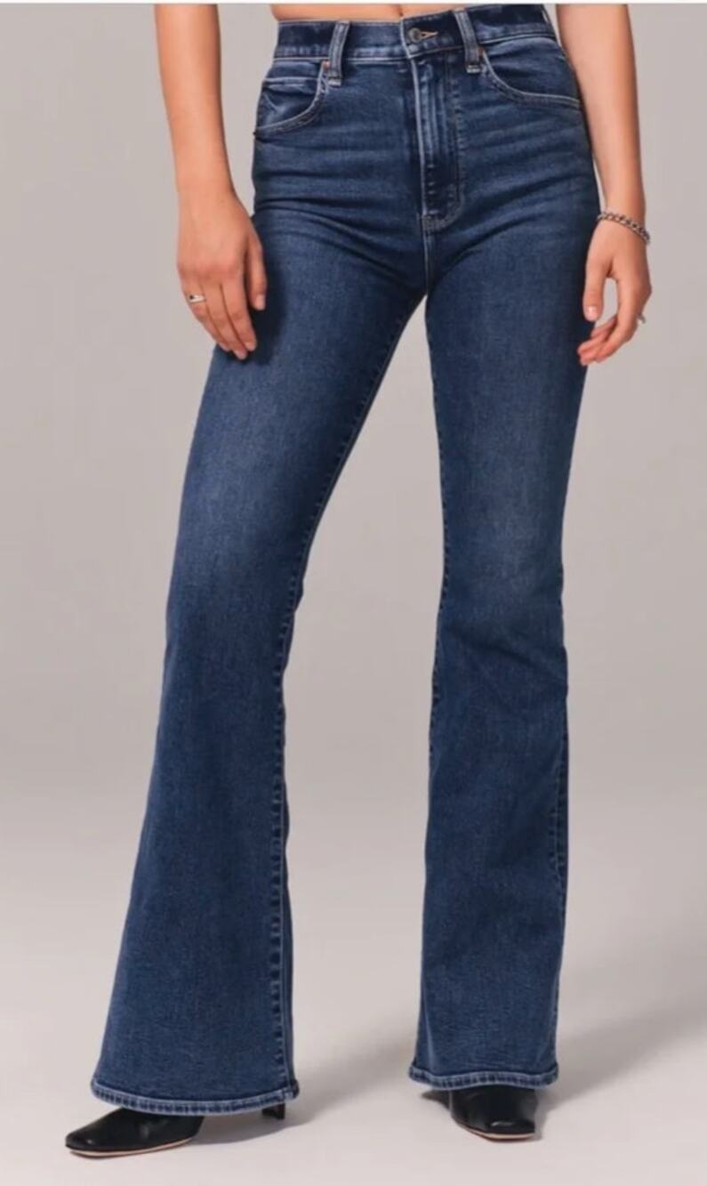 Abercrombie & Fitch The Flare Ultra High Rise Jeans / Denim size 31 / 12 LONG